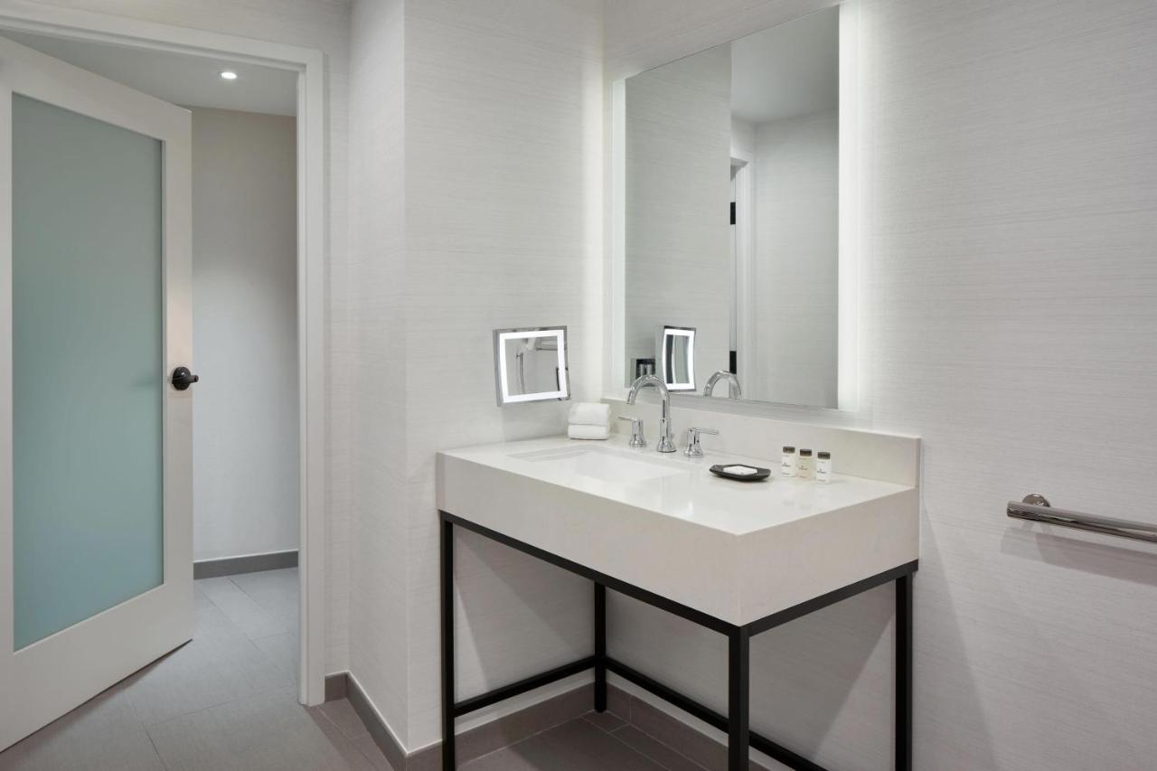 Sheraton Reston Kültér fotó