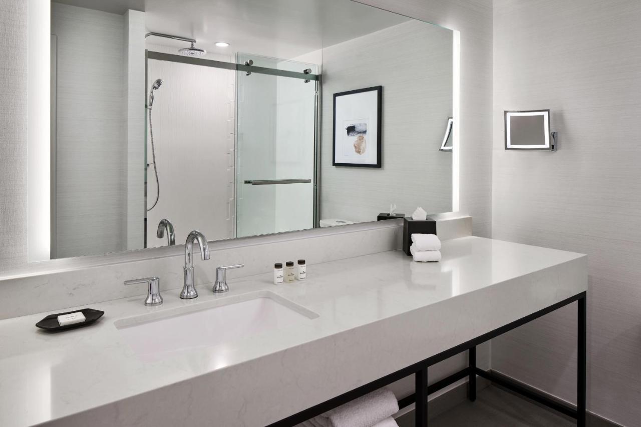 Sheraton Reston Kültér fotó
