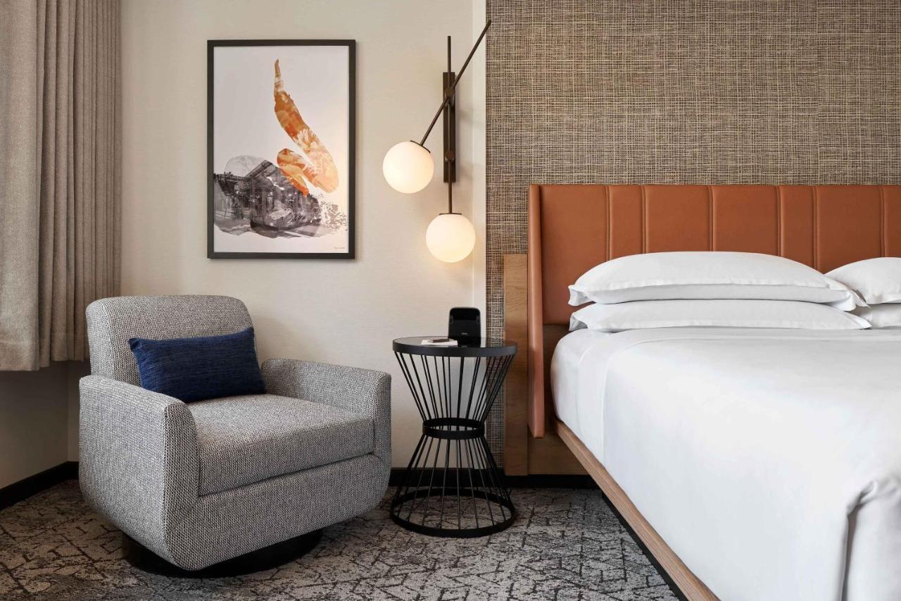 Sheraton Reston Kültér fotó