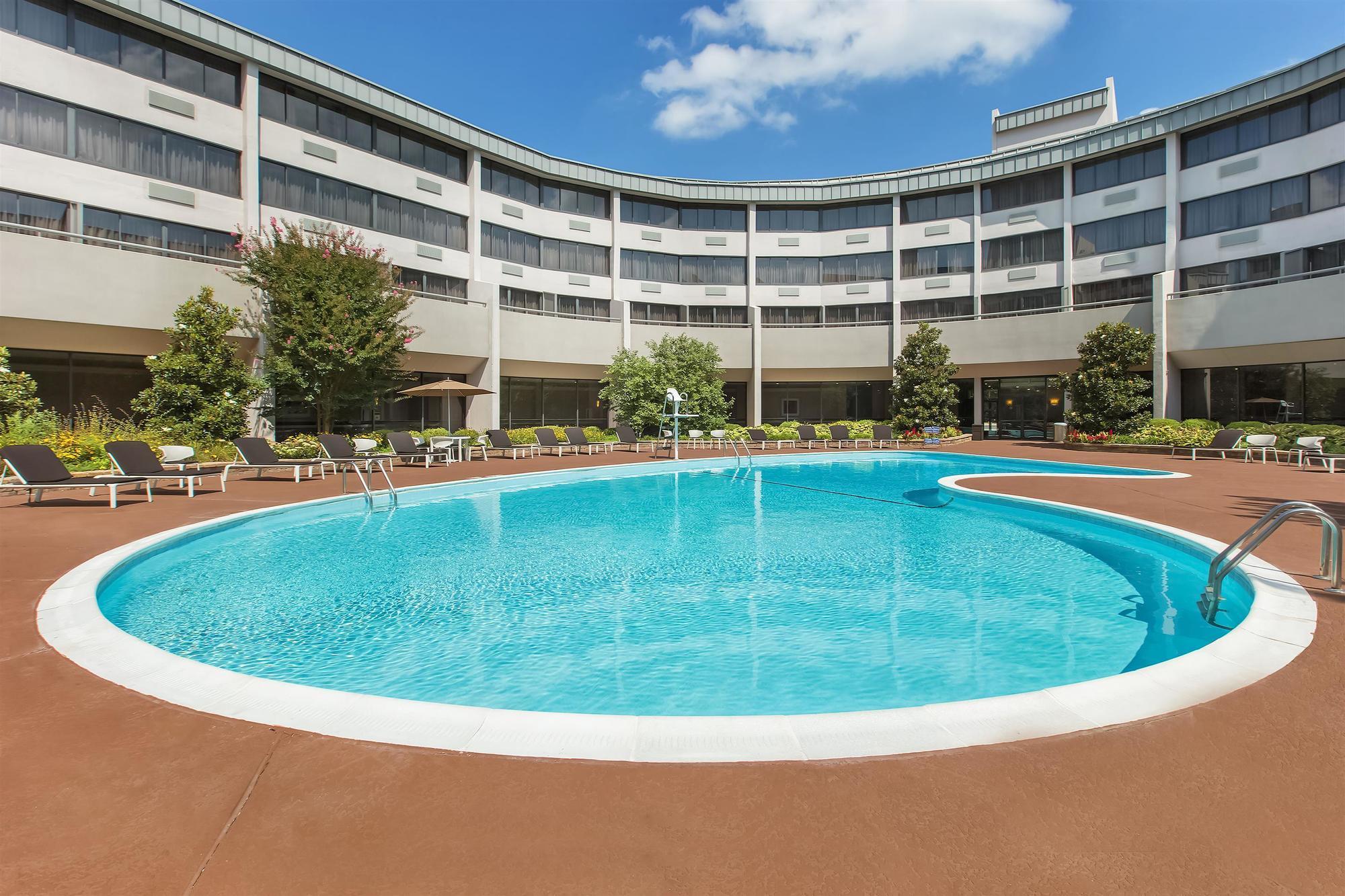 Sheraton Reston Kültér fotó